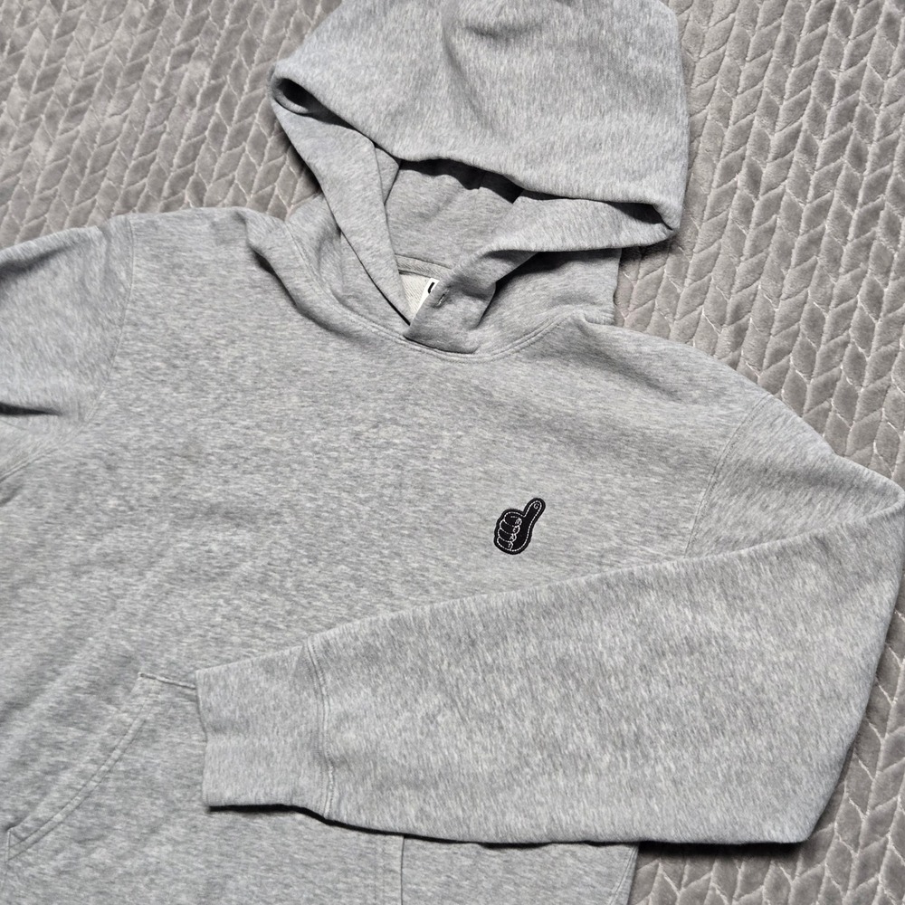 Uniqlo UT x Pieter Ceizer No Worries Club Gray Graphic Hoodie Mens Small 416127